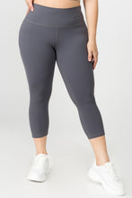Load image into Gallery viewer, Buttery Soft Capri Activewear  Leggings
