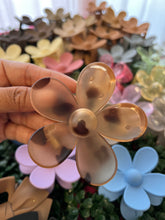 Load image into Gallery viewer, Large Flower Clips
