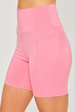 Load image into Gallery viewer, Activewear Leggings Shorts Seam Detail
